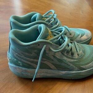 Kids basketball shoes M.E.L.O. Size 7.5